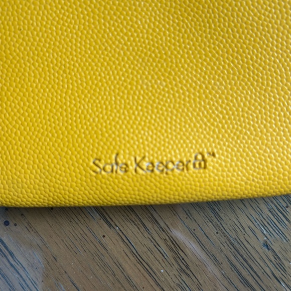 New Safe Keeper RFID Coin Purse with key ring - Picture 2 of 7